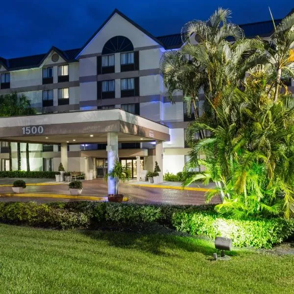 劳德代尔堡北 - 行政机场智选假日酒店，位于North Lauderdale的酒店