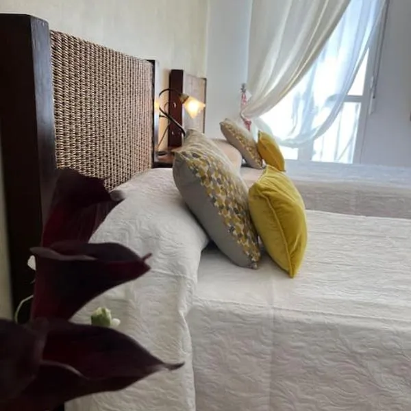 Casa Azalea - nuevo alojamiento en Setenil de las Bodegas，位于塞特尼尔的酒店