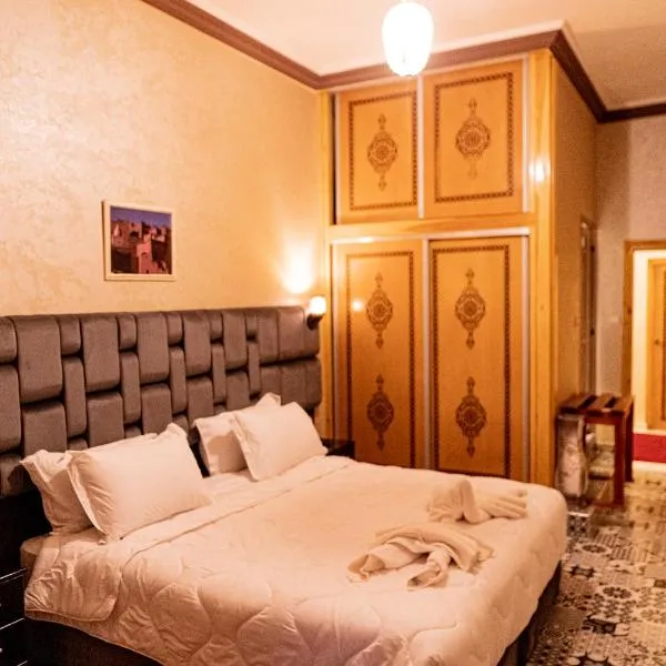 HOTEL LA VALLEE DES KASBAHS CHEZ ILYAS，位于Aït Bou Ourjdane的酒店