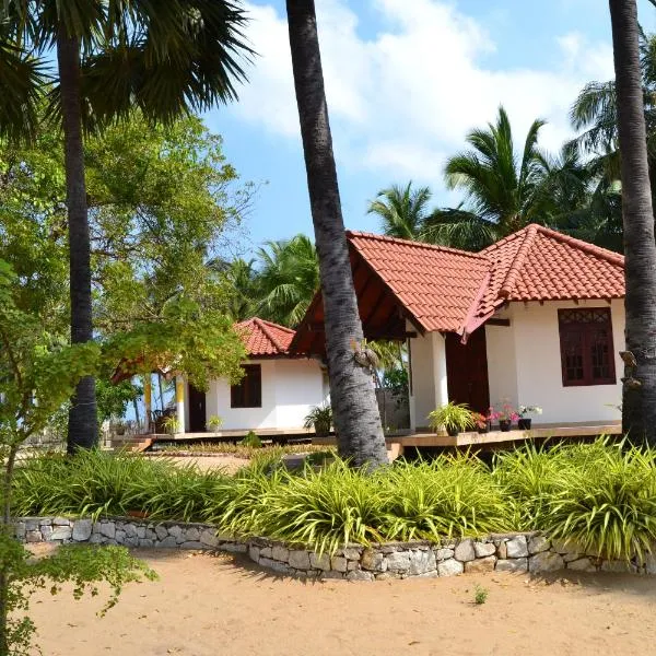 Nirukthie Beach Resort & Restaurant，位于卡尔皮蒂耶的酒店