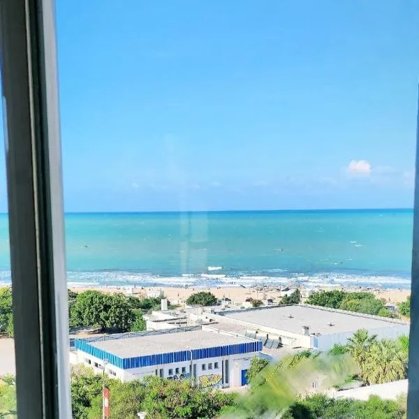 The sea view，位于Douar el Hafey的酒店