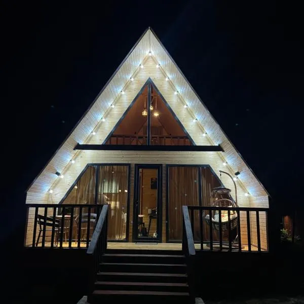 Agaruka Cabin Racha，位于安布罗劳里的酒店