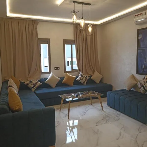 Appartement luxueux proche de tout，位于Al Hachlaf的酒店