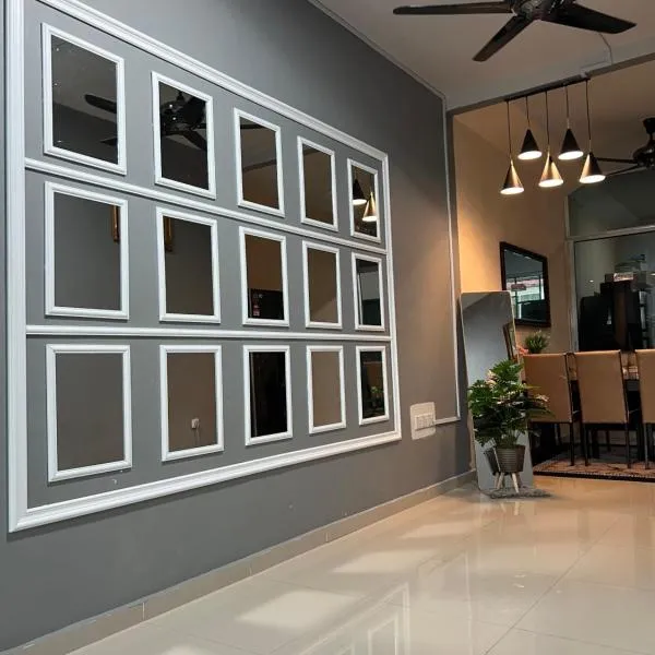Khalish homestay，位于居銮的酒店