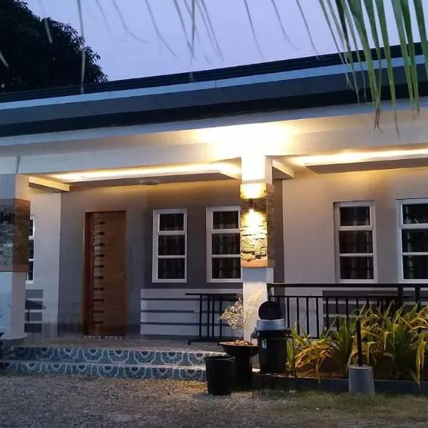 RICHVILLE LITTLE BORACAY GUEST HOUSE & Floating Cottage Rental，位于Calatagan的酒店