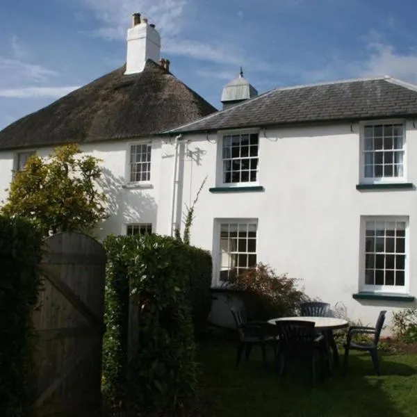 Travershes Holiday Cottage，位于Clyst Saint Mary的酒店