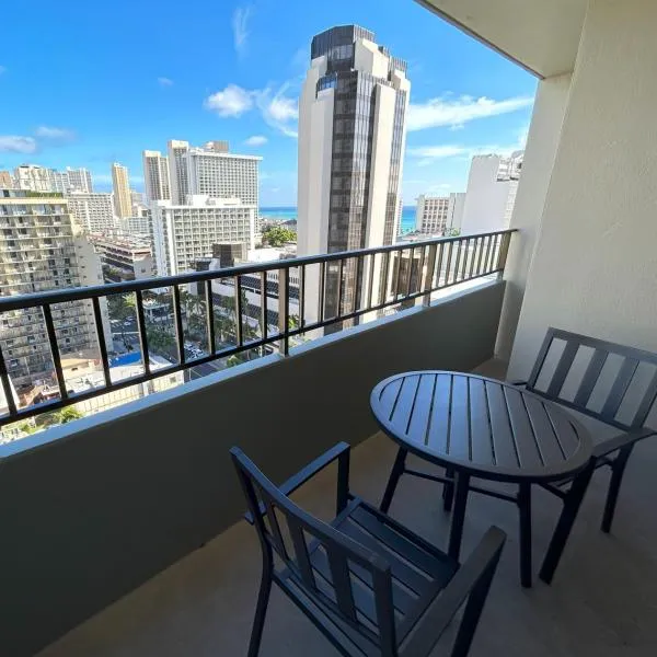 Royal Kuhio 1713 - Spacious Studio with Stunning City Views in the Heart of Waikiki!，位于Waipahu的酒店