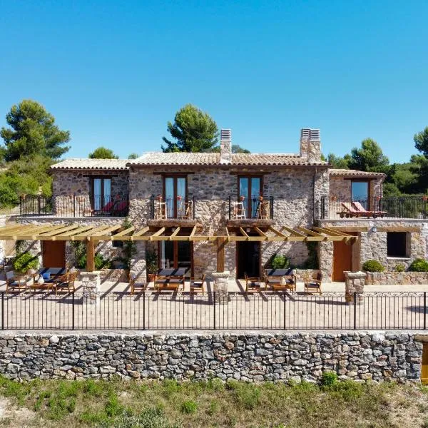 La Cueva de Miravet - villa de lujo en la cima de la montaña con vistas al mar，位于贝尼卡西姆的酒店