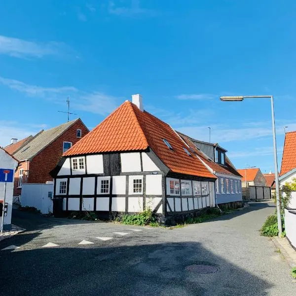 Timberframe house near Marstal Harbour，位于马斯塔尔的酒店