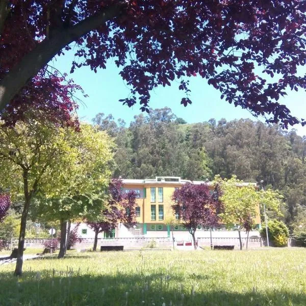 Albergue El Floran，位于Blimea的酒店