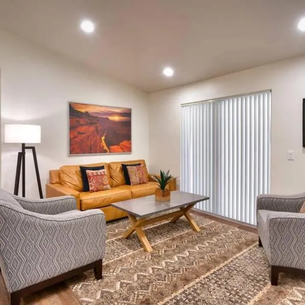 2L Top Floor Moab RedCliff Condo, Pool & Hot Tub，位于摩押的酒店