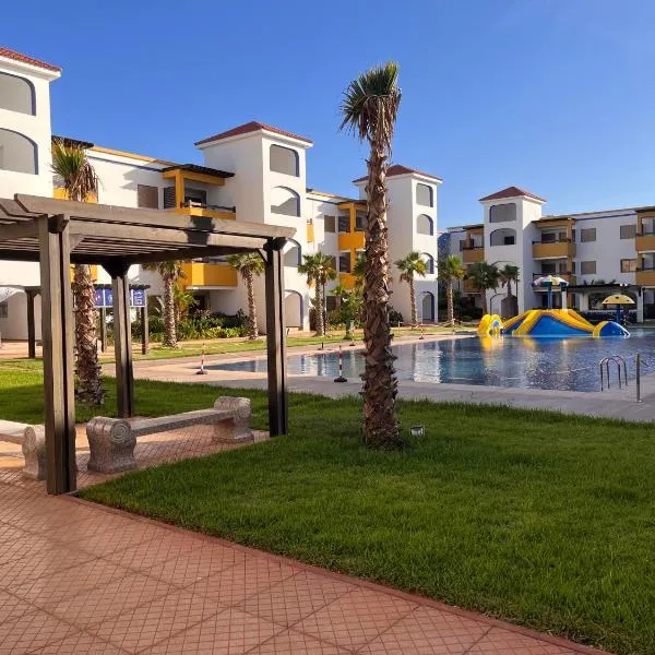 Luxueux appartement avec piscine à la Marina Saidia，位于萨伊迪耶的酒店