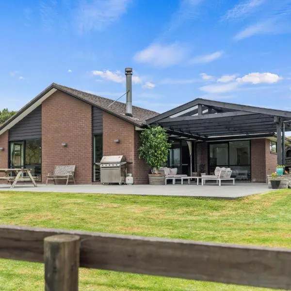 Mangawhai Maketu - Mangawhai Holiday Home，位于Mangawhai的酒店