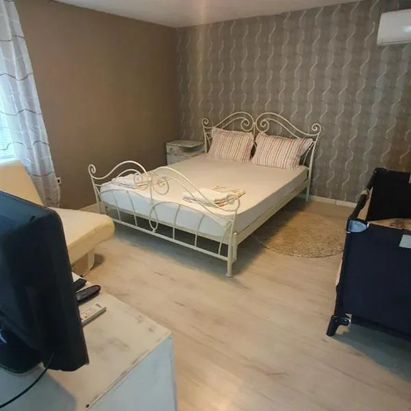Guest rooms KRASI，位于Omurtag的酒店