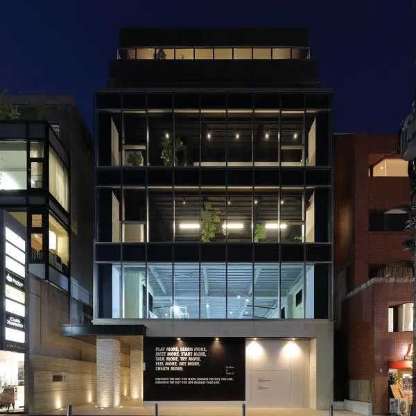 H HOTEL，位于福冈的酒店