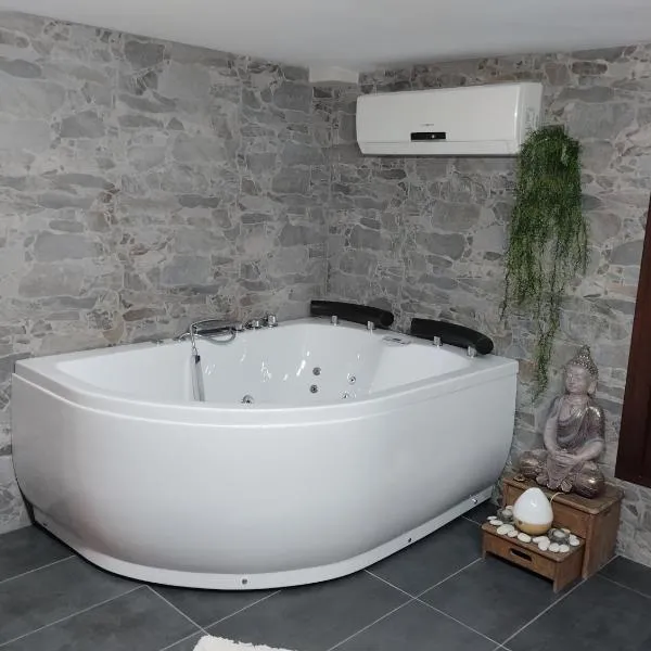 Estudio jacuzzi Luz de Jerez，位于Alcántara的酒店