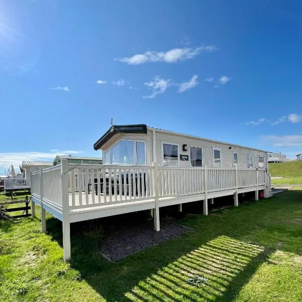 Marianne Bay - Southerness Caravan Park with Sea View - Pet Friendly，位于Gilcrux的酒店