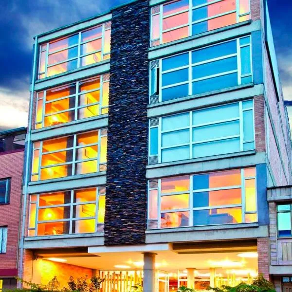Hotel 5 Elementos Corferias by HBP，位于波哥大的酒店