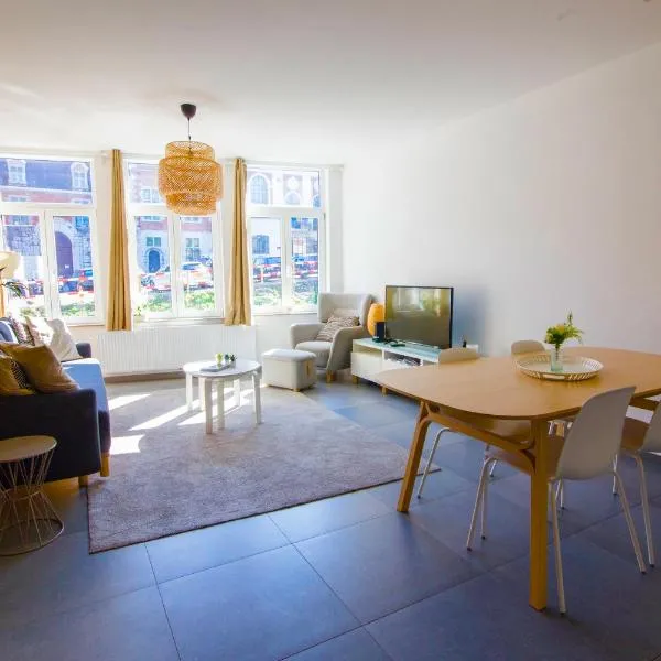 Residence Royal Sélys, City-Center - Bike Parking and Outdoor，位于列日的酒店