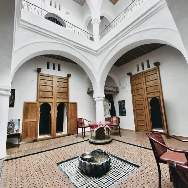 Tarbi'aat Tetaoun 44, 17th century heritage，位于得土安的酒店