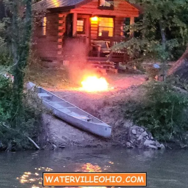River Log Cabins，位于Waterville的酒店