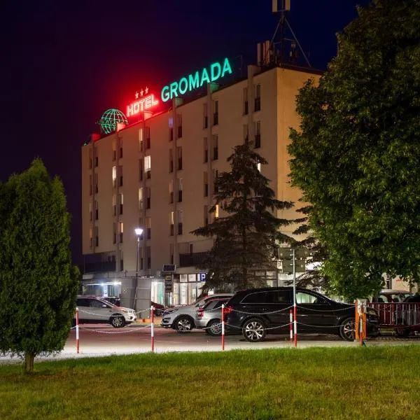格罗马达沃姆扎酒店，位于Ratowo Piotrowo的酒店