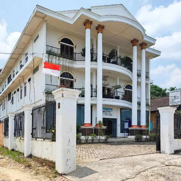 RedDoorz Plus Syariah near Simpang Rimbo Jambi 2，位于Kinati的酒店