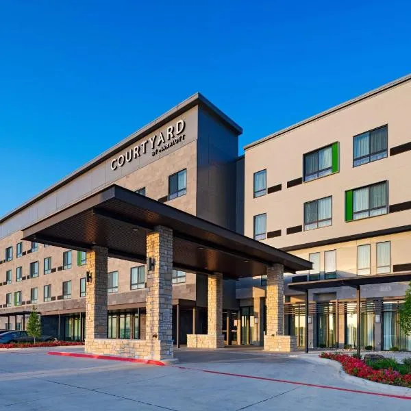 Courtyard Dallas Grand Prairie，位于邓肯维尔的酒店