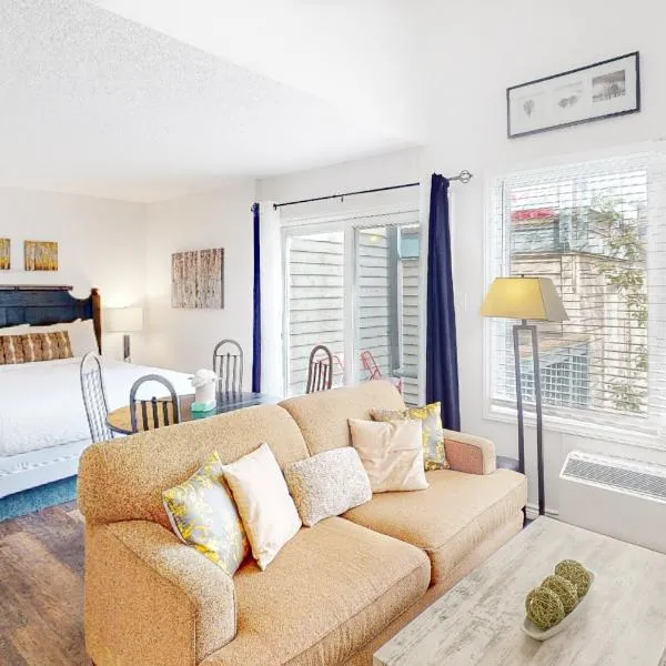Condo 416 at North Creek Resort,位于蓝山的酒店
