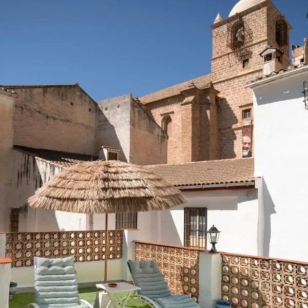 Balcón a la Sierra - Gran Casa con Terraza, Vistas y Chimenea，位于Illora的酒店