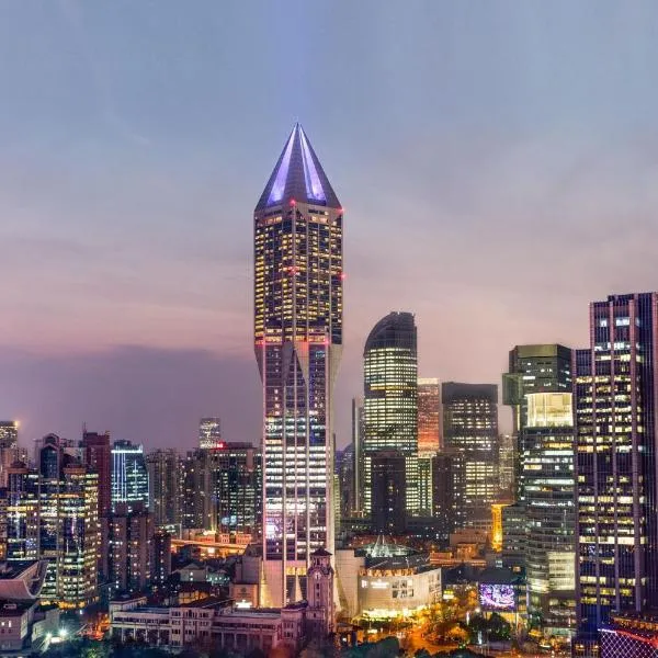 上海明天广场 JW万豪酒店，位于上海的酒店