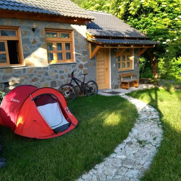 Bujtina Peshtan Guesthouse&Camping，位于Lekël的酒店