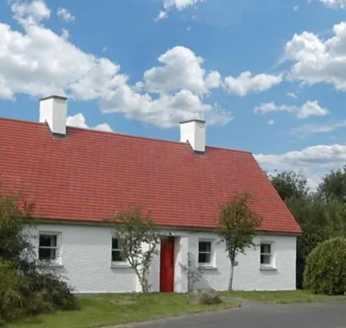 Longford Holiday Red Rose Self Catering Cottage，位于朗福德的酒店