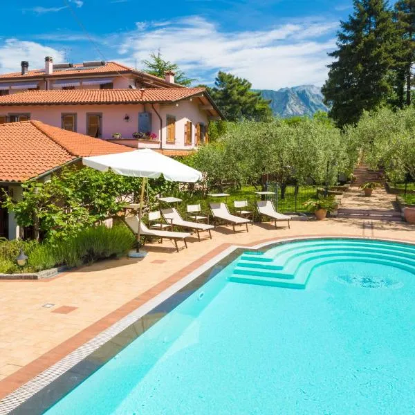 布王阁斯戴尔宜欧酒店，位于马萨的酒店