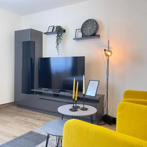 Black&Yellow Designer Apartment Bielefeld，位于Spenge的酒店