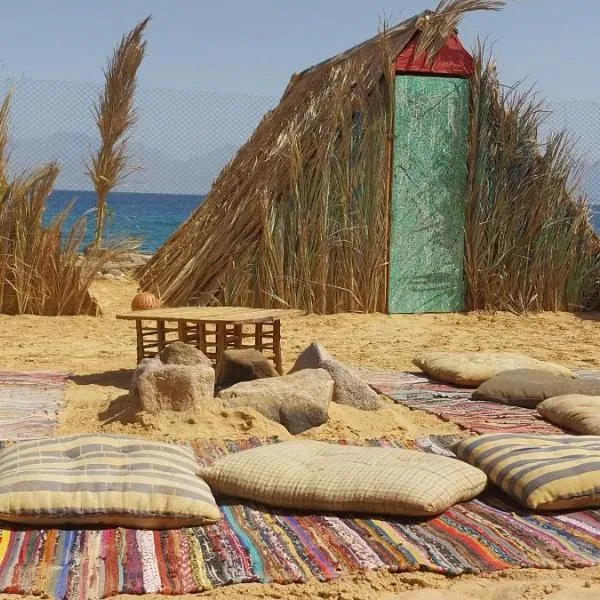 Perry’s Island Camp Al Mezina，位于努韦巴的酒店