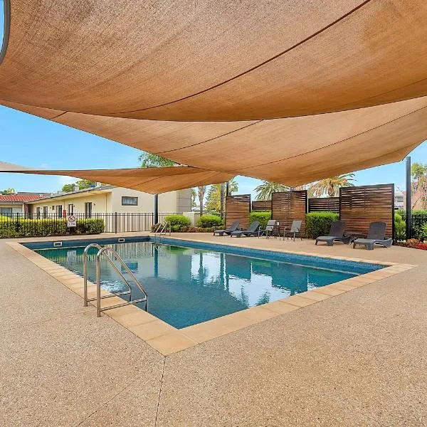 迪肯棕榈树康福特茵酒店，位于米尔迪拉的酒店