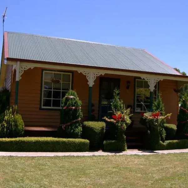 "Grand Ole Topiary" Cottage Accommodation Railton，位于Sassafras的酒店