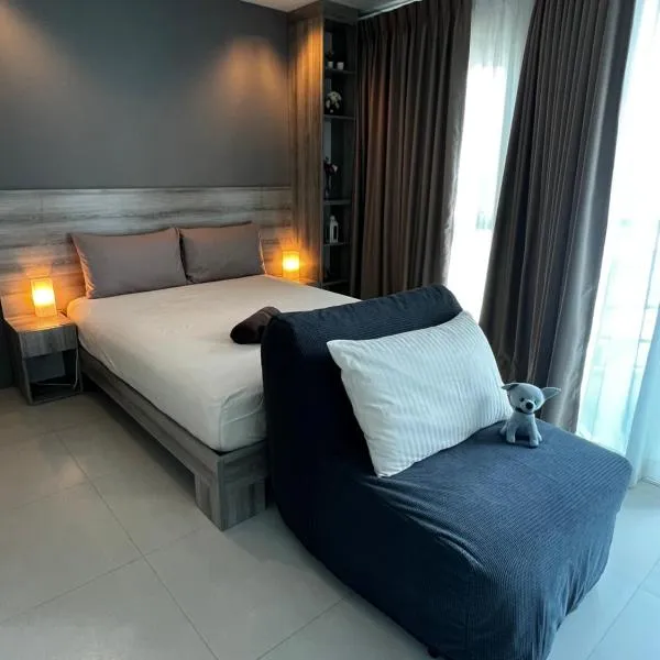 Grandblue Condominium#702 Seaview TopFloor MaePhim Rayong，位于梅尔皮姆的酒店