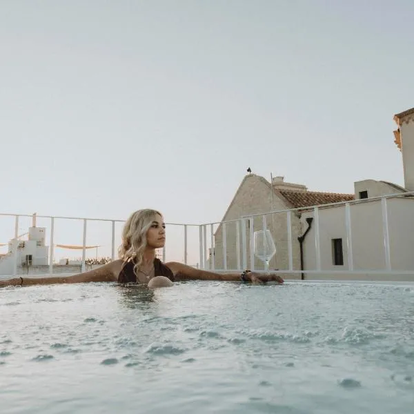 al 22 Suite & Spa Luxury Experience，位于滨海波利尼亚诺的酒店