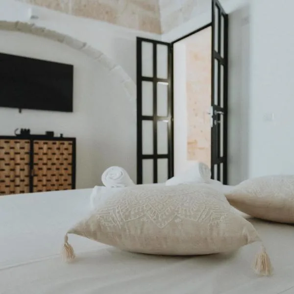 al 22 Suite & Spa Luxury Experience，位于滨海波利尼亚诺的酒店