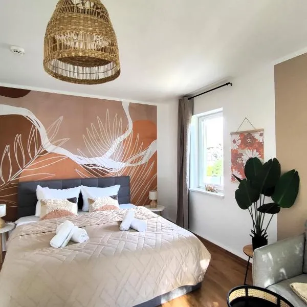 BohnApartments Bechstein - sehr ruhig - 3 Schlafzimmer - Balkon - gratis Stellplätze- WLAN - Vollausstattung，位于Neudietendorf的酒店