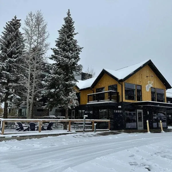 Gravity Haus Winter Park，位于Berthoud Falls的酒店