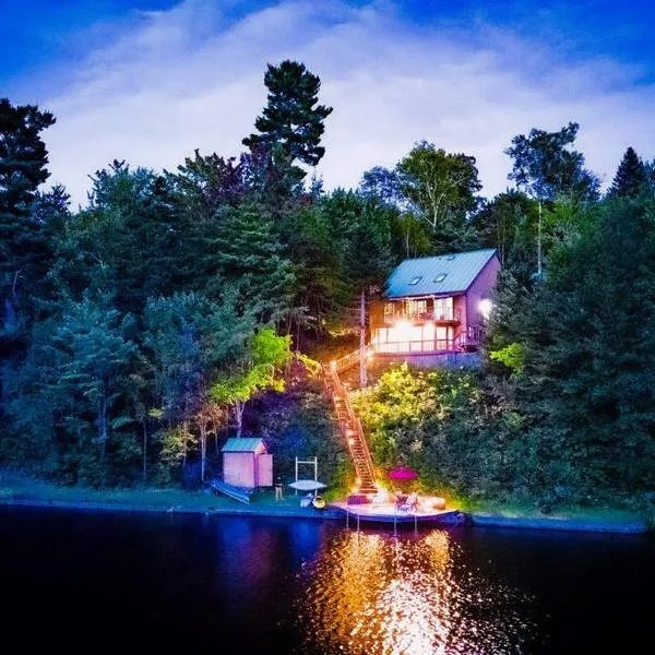 Stairway To Heaven-VT Lakefront!，位于Eden的酒店