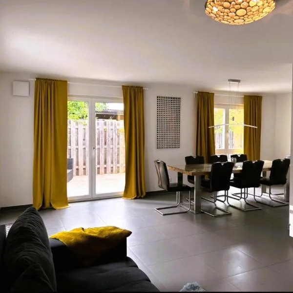 Sylvis Home Zentral gelegenes Ferienhaus in ruhiger Lage，位于菲尔特的酒店