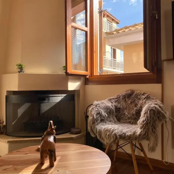 Delfi's cozy maisonette，位于特尔斐的酒店