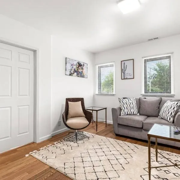 Opulent 2 Bedroom Getaway，位于底特律的酒店