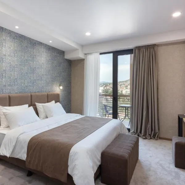 Brooch Boutique Hotel，位于第比利斯的酒店