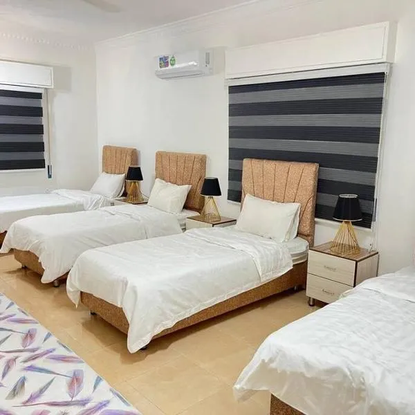 Lovely 3 bedrooms rental unit，位于亚喀巴的酒店