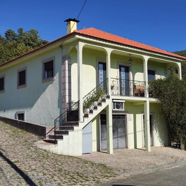 Casa Calçada，位于Abadim的酒店
